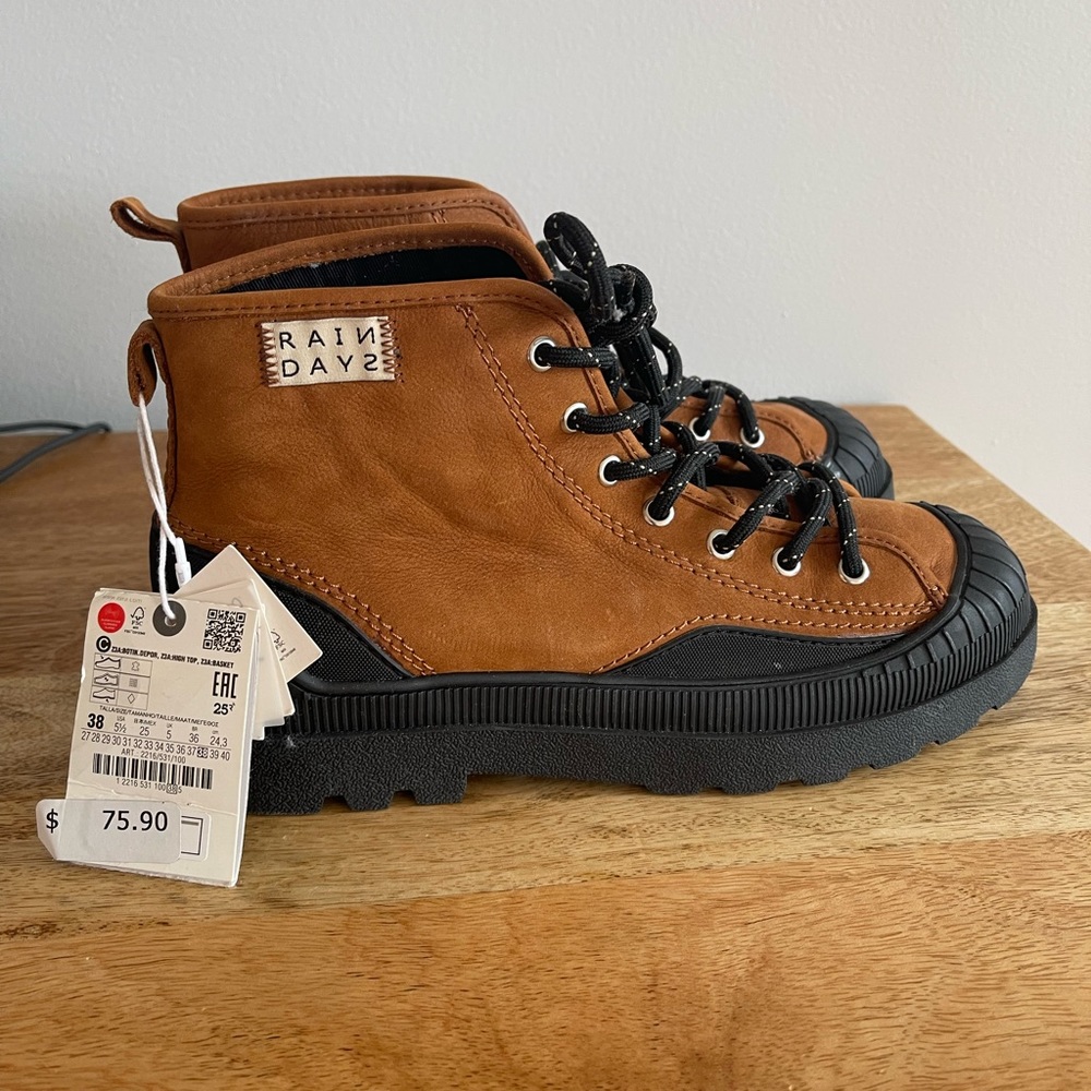 ZARA Leather Laced up boots